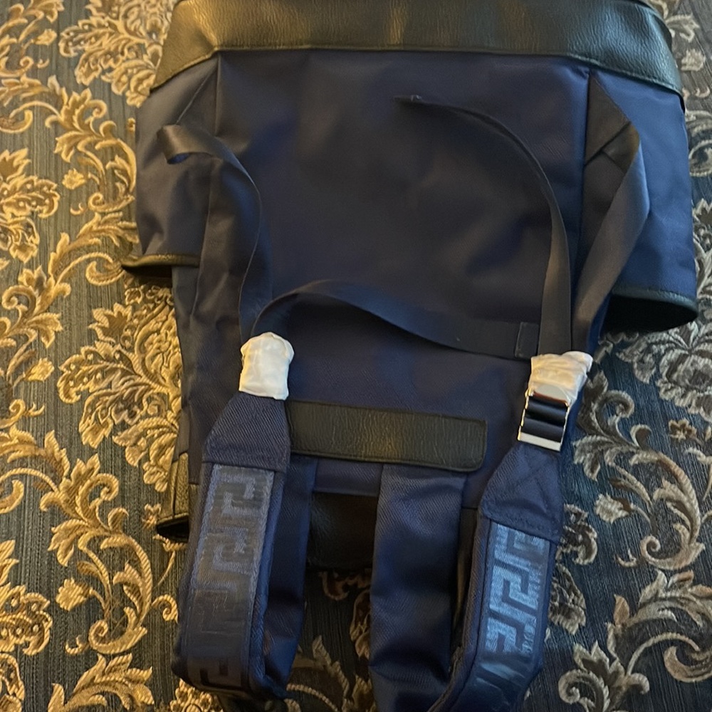Backpack - Picture 3 of 6